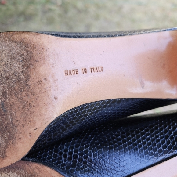 Salvatore Ferragamo black snakeskin leather square toe pumps 8AA narrow - Picture 10 of 11